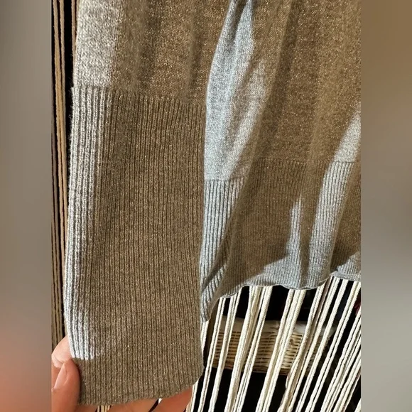 Calvin Klein lightweight sweater. Sparkly silver gray. - Picture 4 of 7